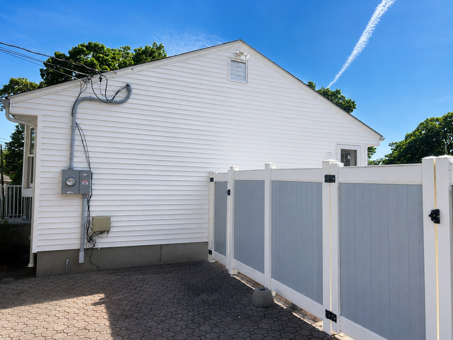 Vinyl siding repair and full-house replacement on a Jersey Shore home by Quality Roof Pros